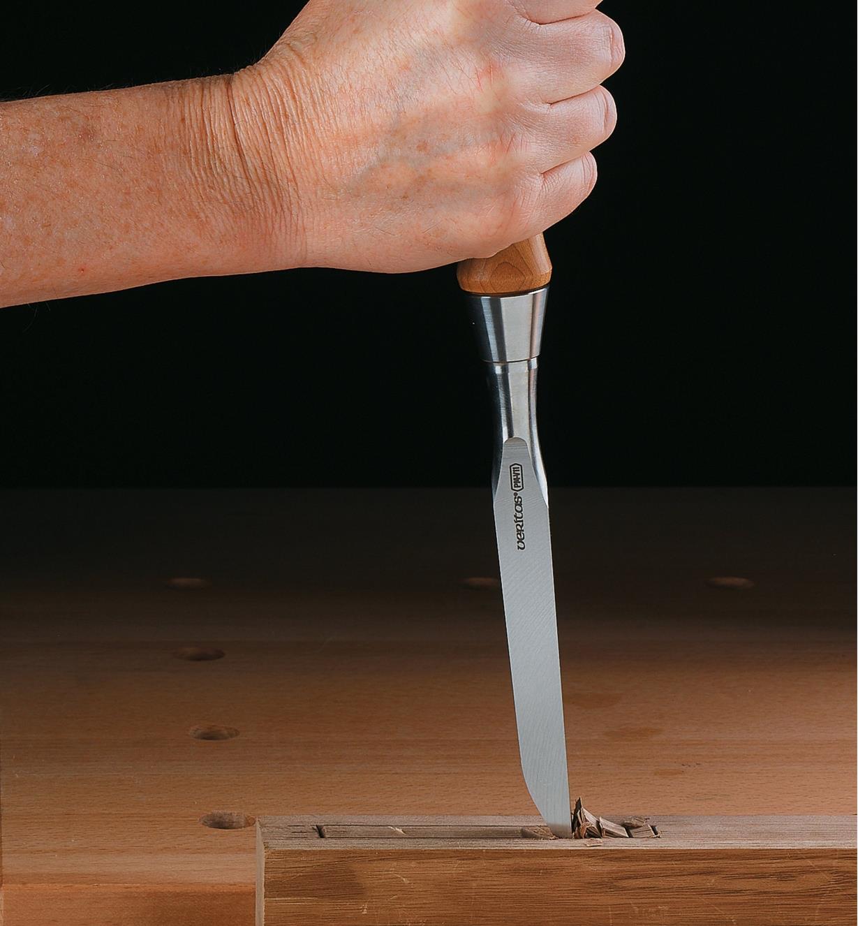 Cutting a mortise with a Veritas Mortise Chisels